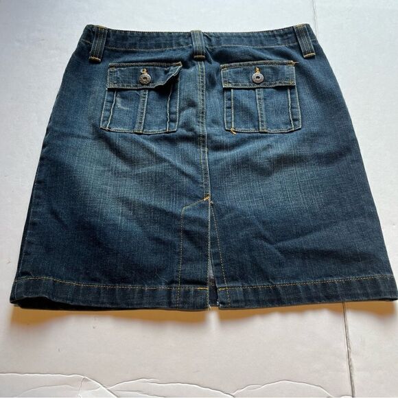 l.e.i. Women's Faded Blue Jean Skirt size 7 - Picture 2 of 9